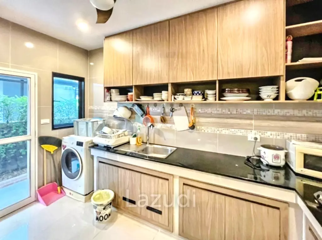 4 Bed 4 Bath 299 SQ.M Burasiri Pattanakarn