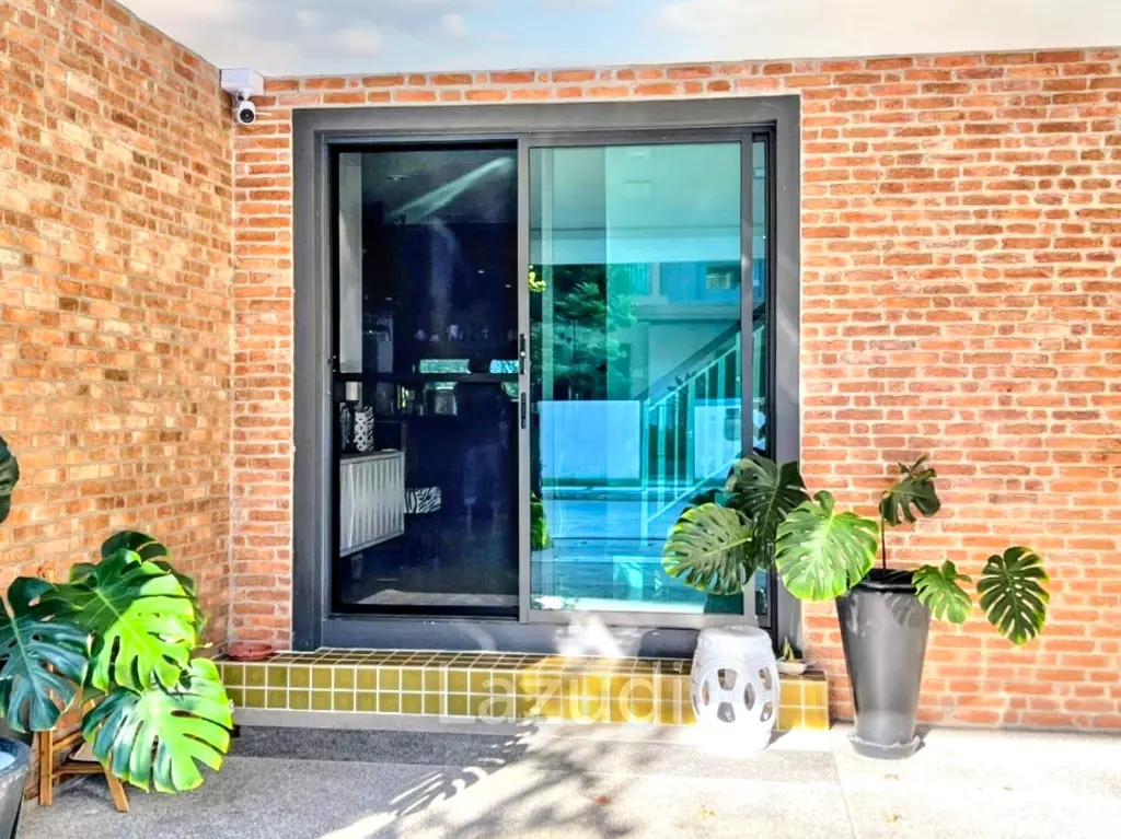 4 Bed 4 Bath 299 SQ.M Burasiri Pattanakarn