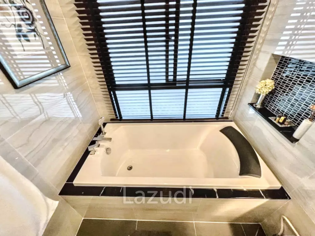 4 Bed 4 Bath 299 SQ.M Burasiri Pattanakarn