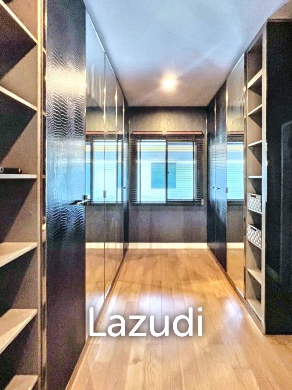 4 Bed 4 Bath 299 SQ.M Burasiri Pattanakarn