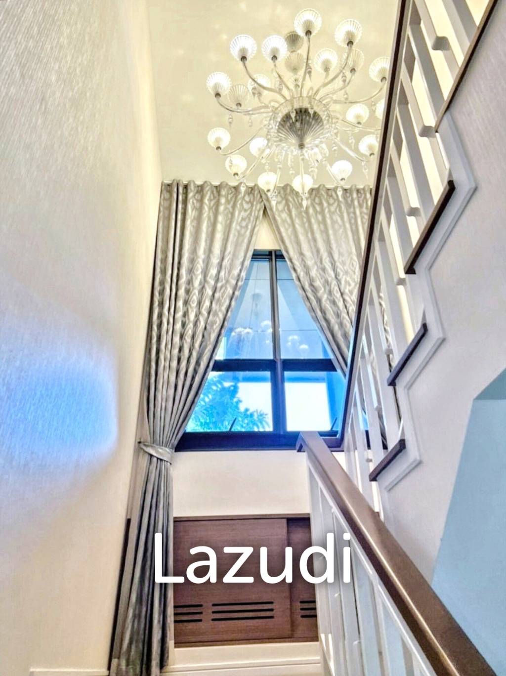 4 Bed 4 Bath 299 SQ.M Burasiri Pattanakarn
