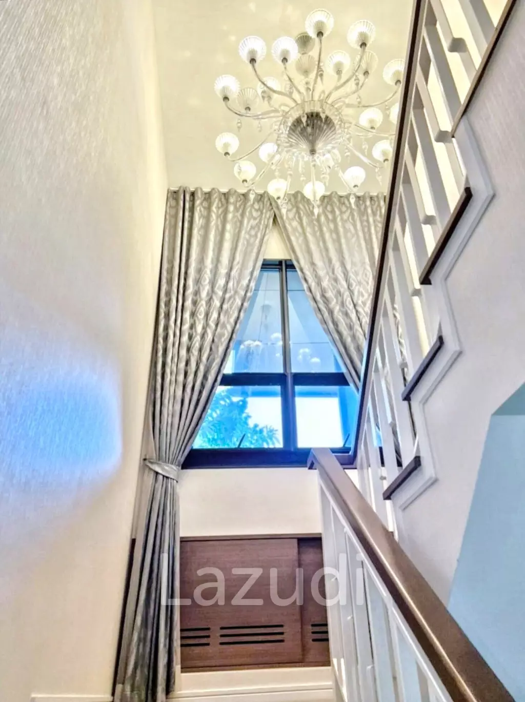 4 Bed 4 Bath 299 SQ.M Burasiri Pattanakarn