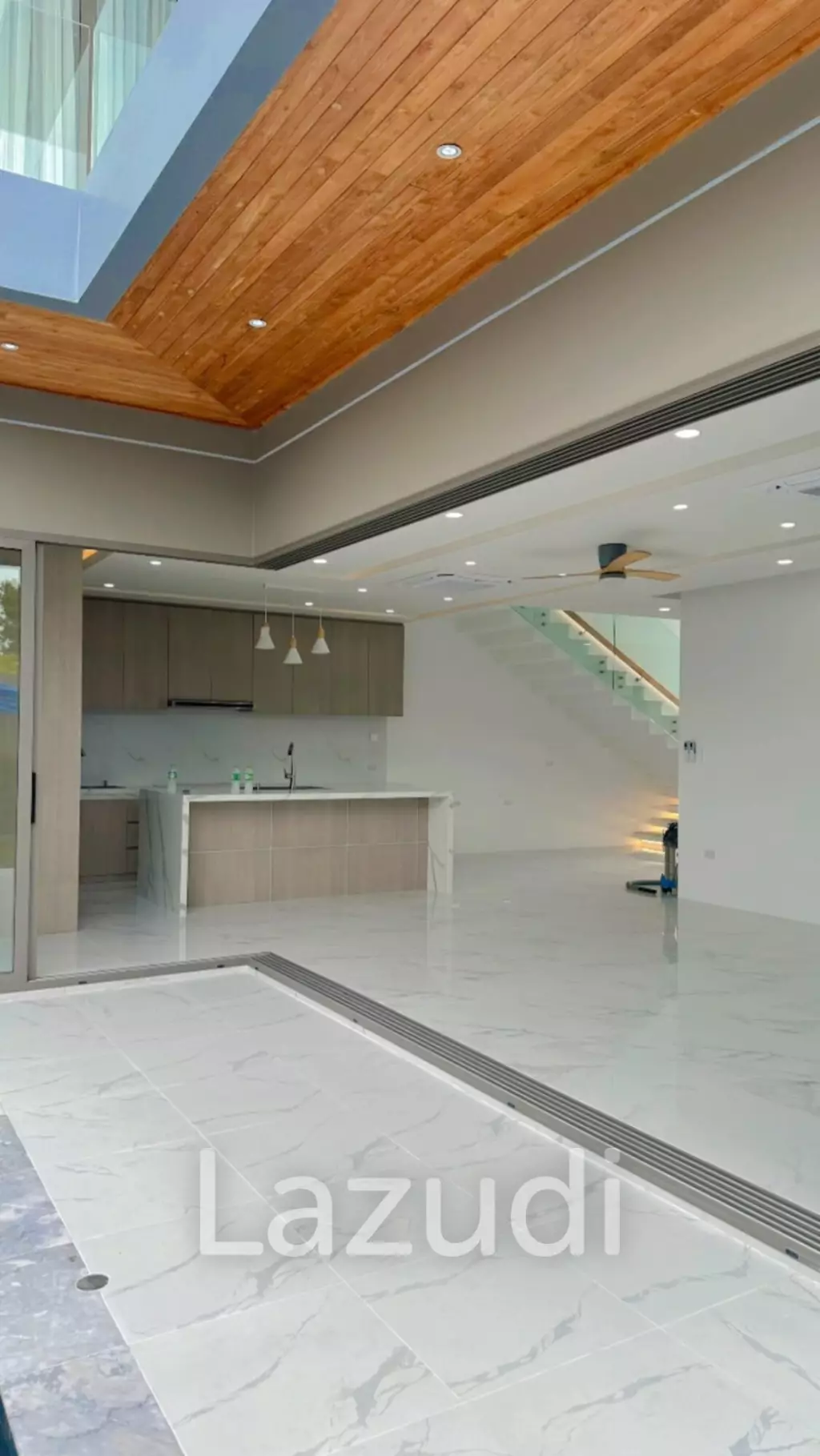 4-Bed Modern Villa in Prime area Bang Rak