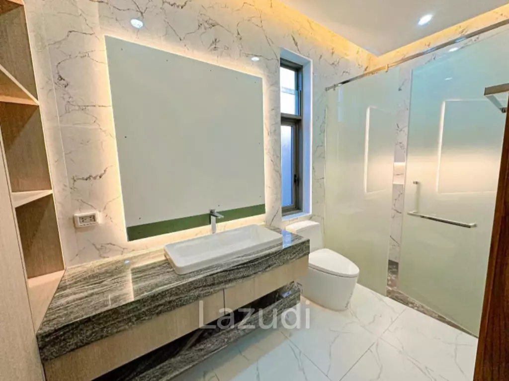 4-Bed Modern Villa in Prime area Bang Rak