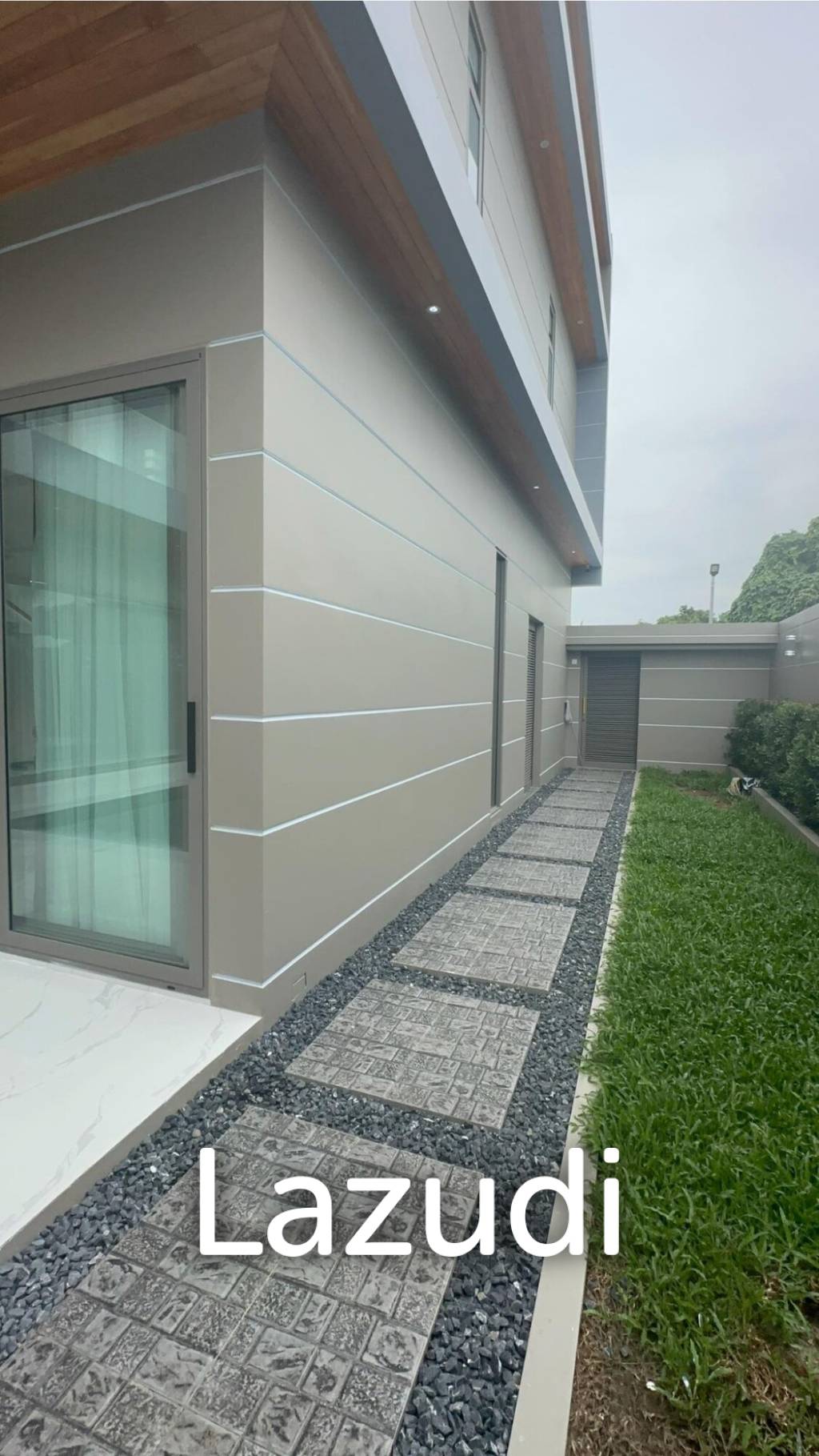 4-Bed Modern Villa in Prime area Bang Rak