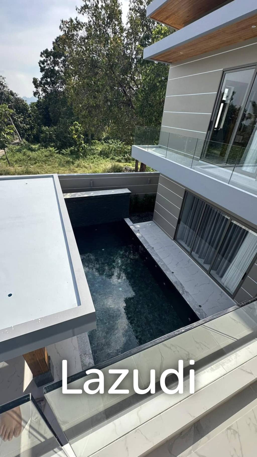 4-Bed Modern Villa in Prime area Bang Rak
