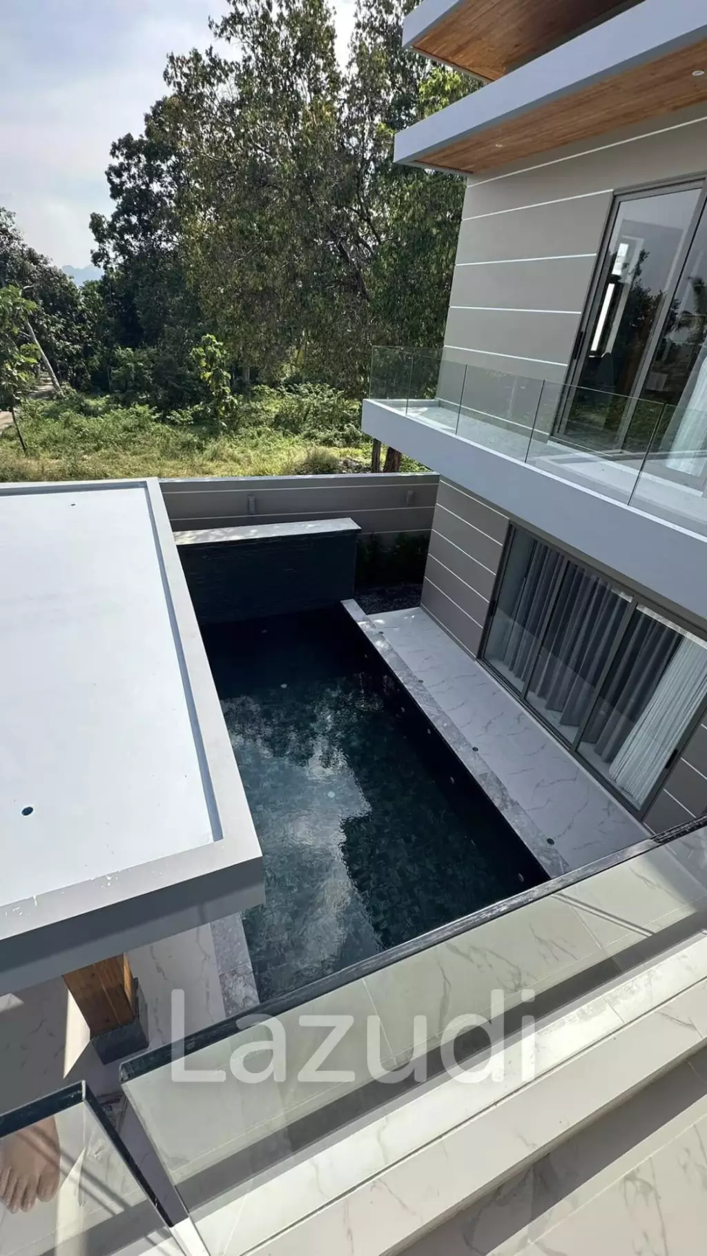 4-Bed Modern Villa in Prime area Bang Rak