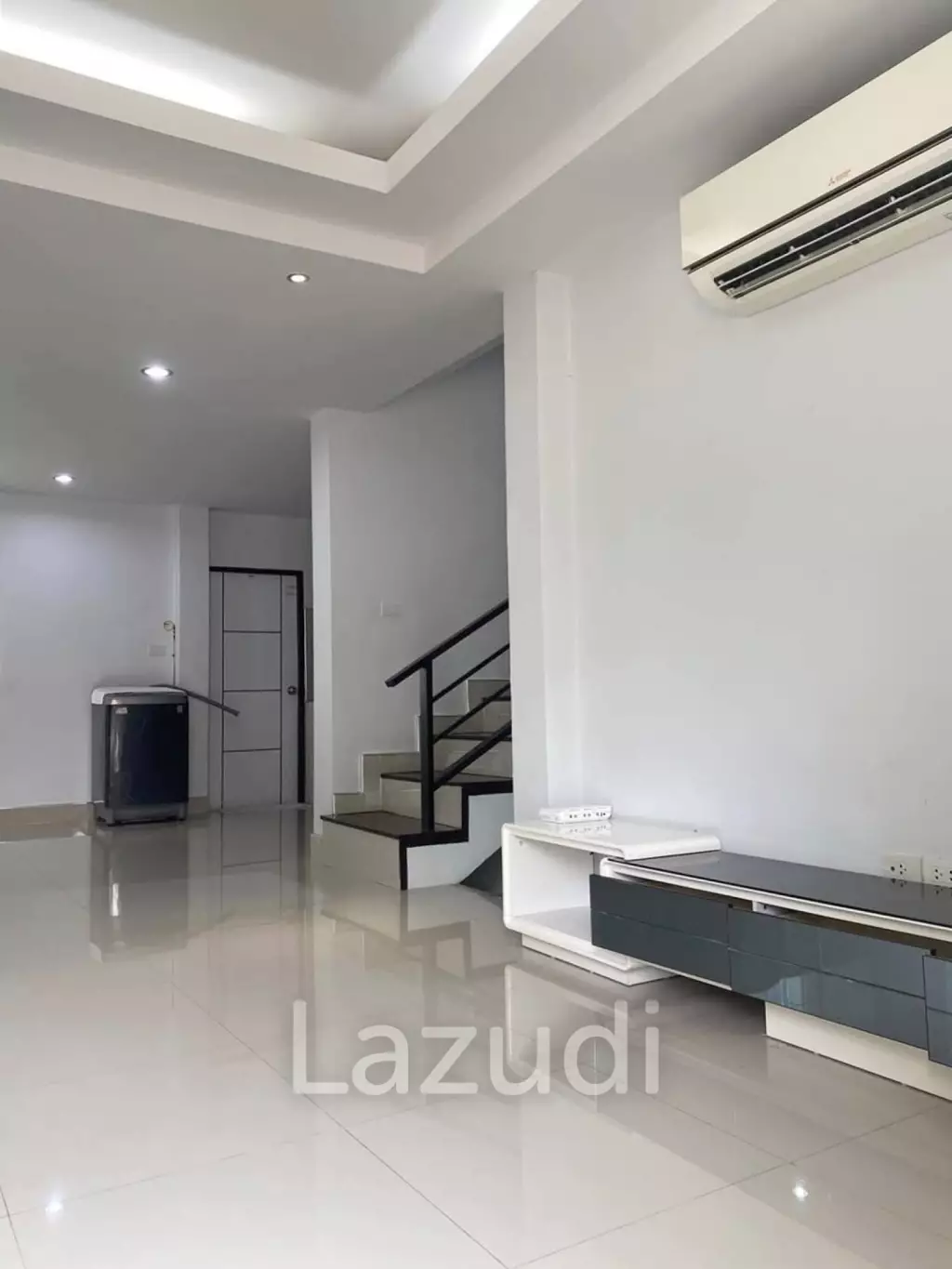 ขาย /ให้เช่าบ้านเดี่ยว 2 ชั้น 3 ห้องนอนพร้อมเฟอร์ฯ