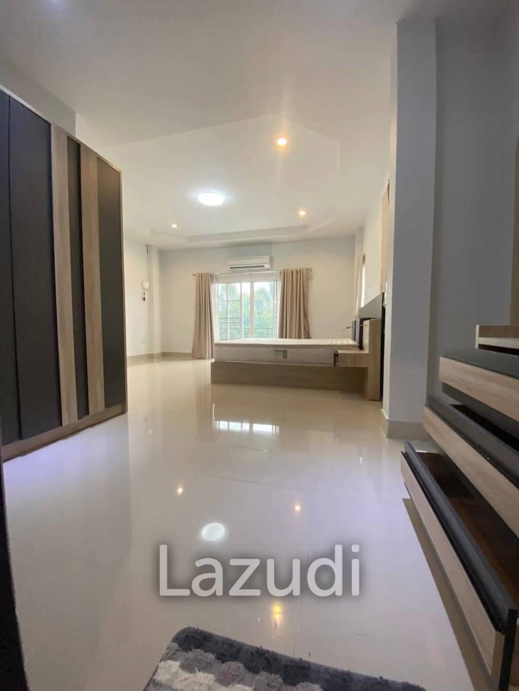 Sale/Rent 2-Storey 3 Bedrooms Detached House With Furniture
