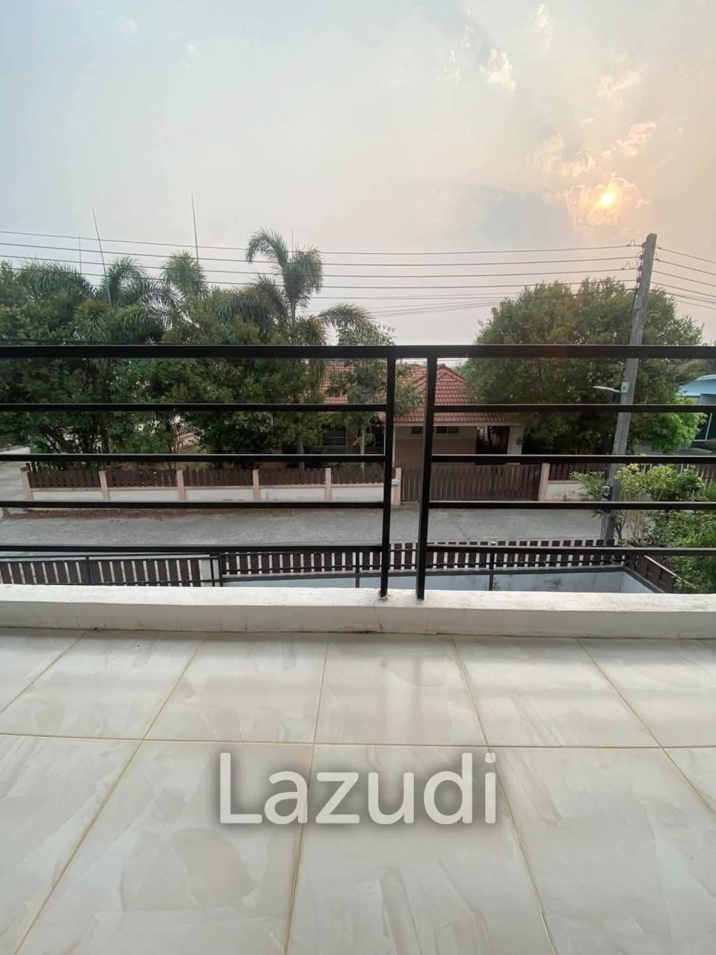 Sale/Rent 2-Storey 3 Bedrooms Detached House With Furniture