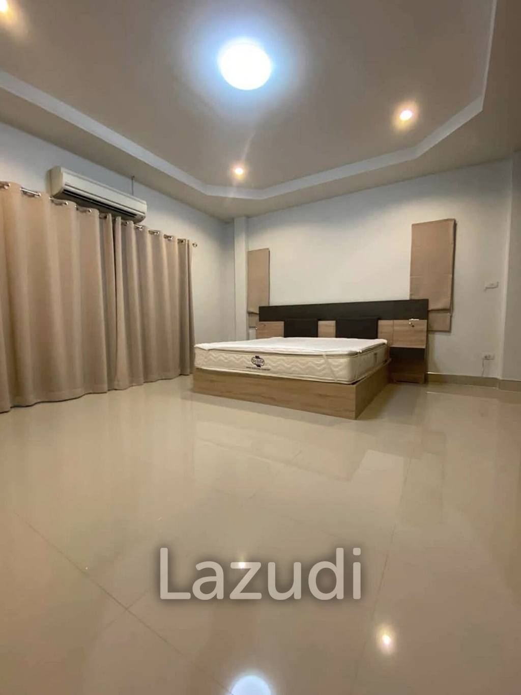 Sale/Rent 2-Storey 3 Bedrooms Detached House With Furniture