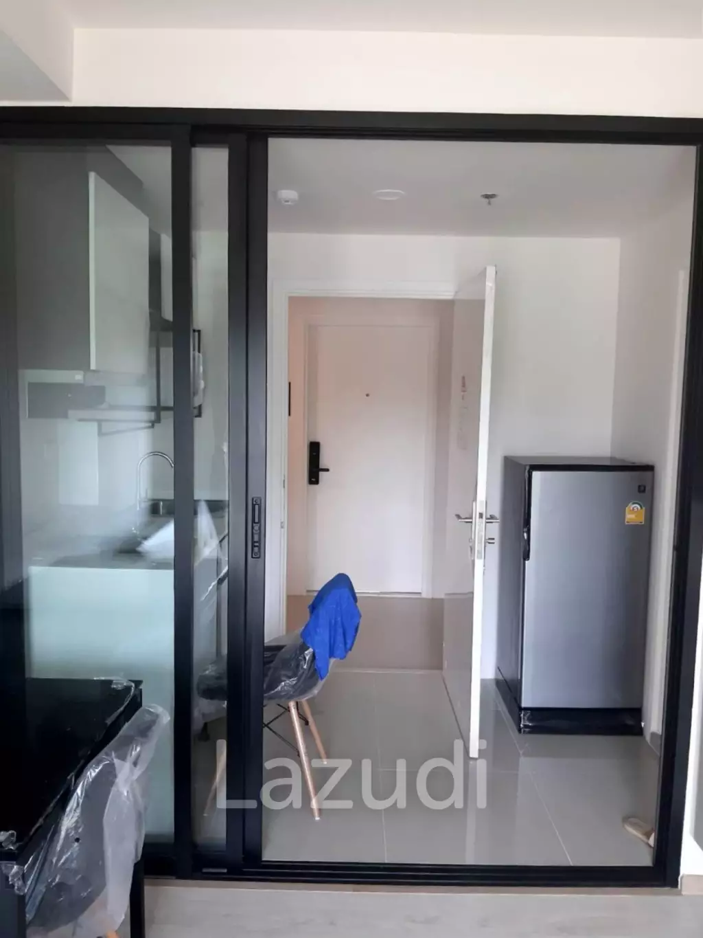 28 ตรม. ชั้น 3 1 ห้องนอน 1 ห้องนอน ใกล้เซ็นทรัล
