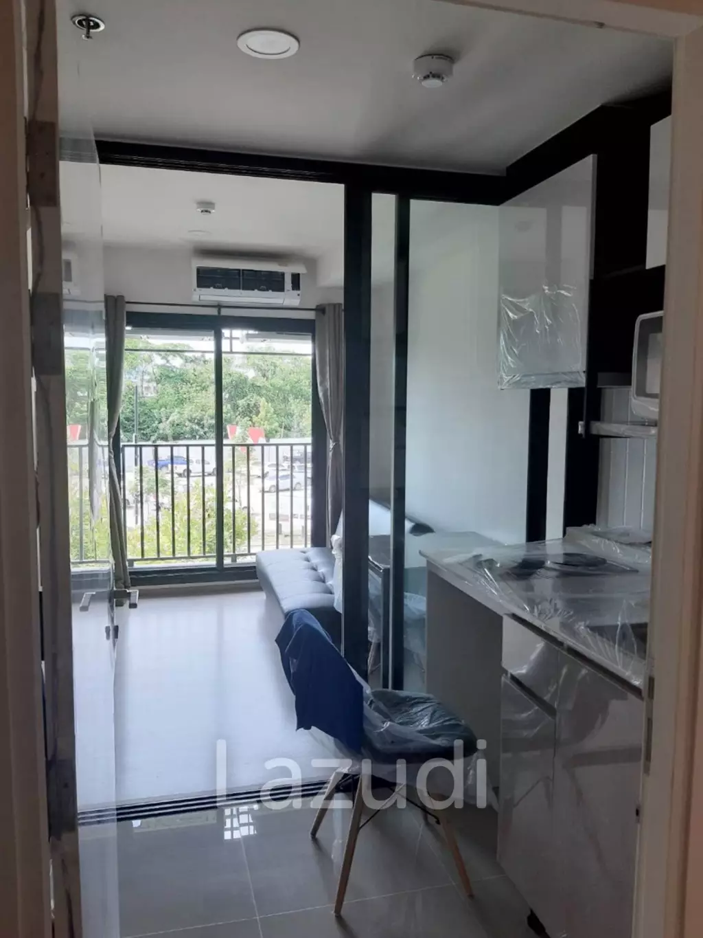 28 ตรม. ชั้น 3 1 ห้องนอน 1 ห้องนอน ใกล้เซ็นทรัล
