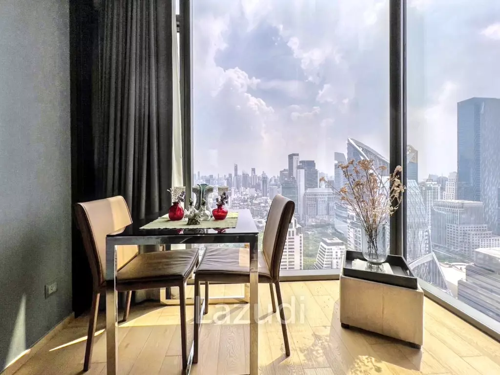 1 Bed 1 Bath  45 SQ.M  The Address Chidlom