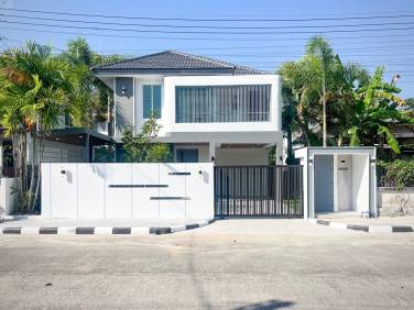 Renovated 2 Story House Near BISP For Sale