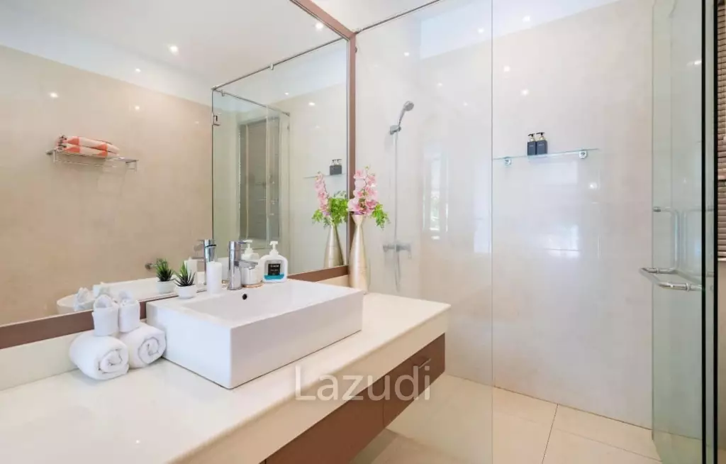 Beachfront 4-bedroom villa in Ao Yon