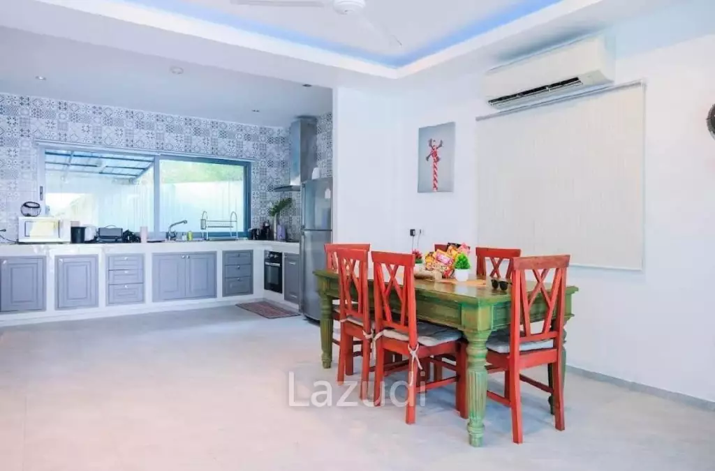 Beachfront 4-bedroom villa in Ao Yon