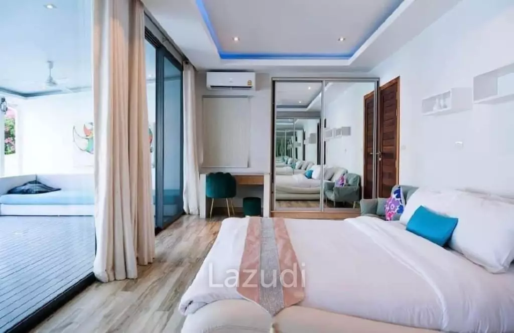 Beachfront 4-bedroom villa in Ao Yon