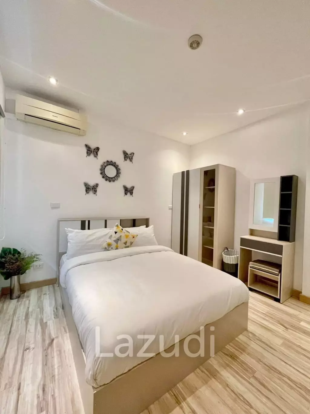 Beachfront 4-bedroom villa in Ao Yon