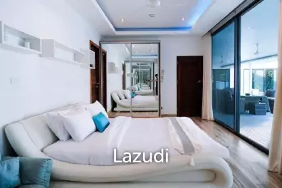 Beachfront 4-bedroom villa in Ao Yon