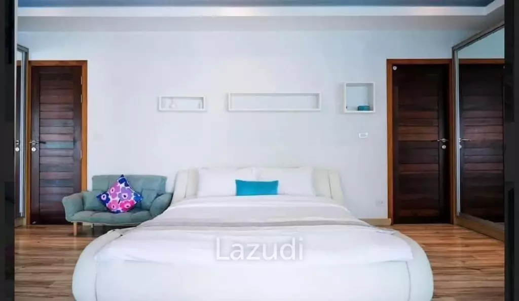 Beachfront 4-bedroom villa in Ao Yon