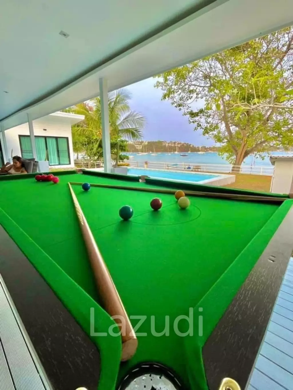 Beachfront 4-bedroom villa in Ao Yon
