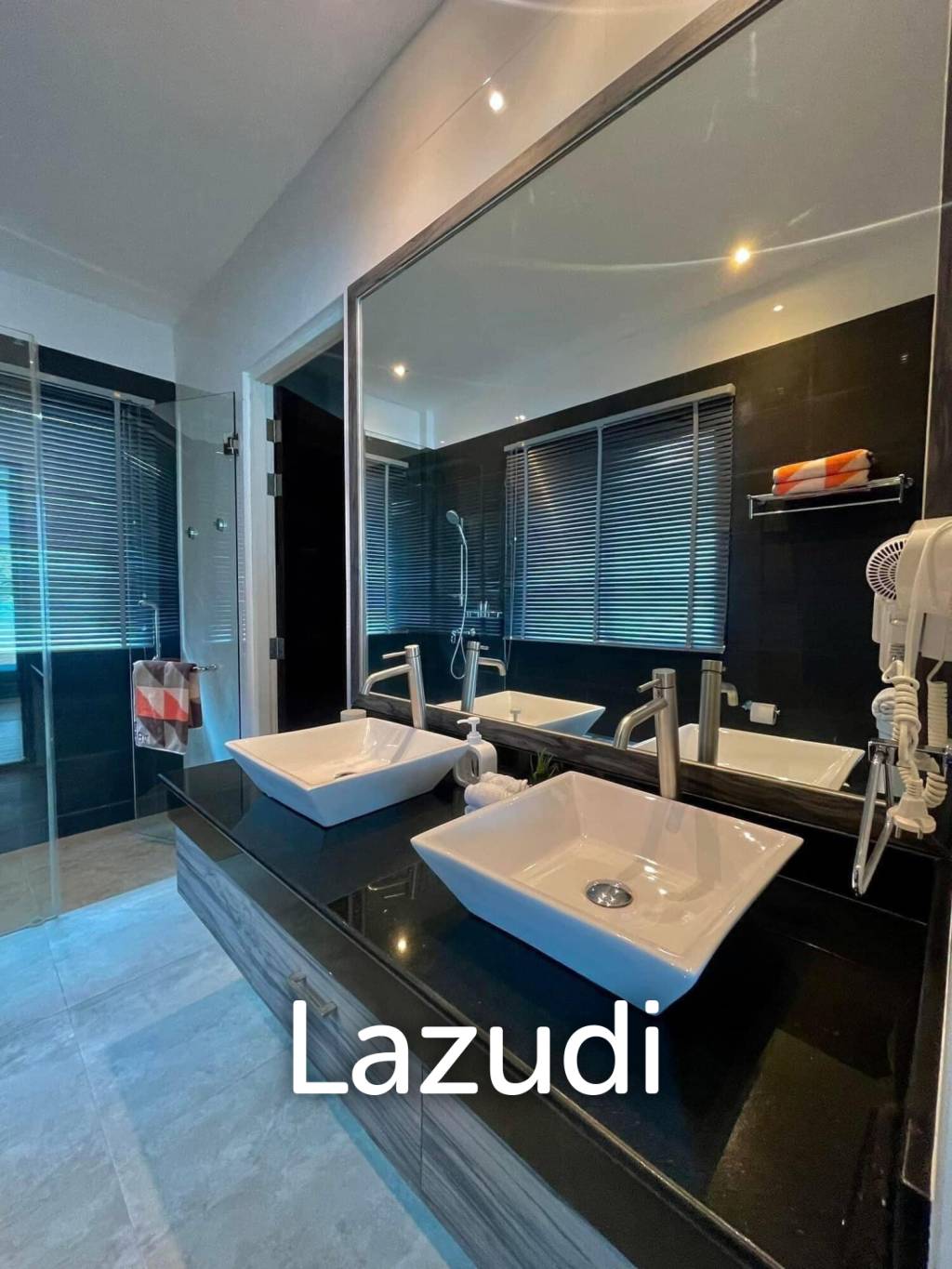 Beachfront 4-bedroom villa in Ao Yon