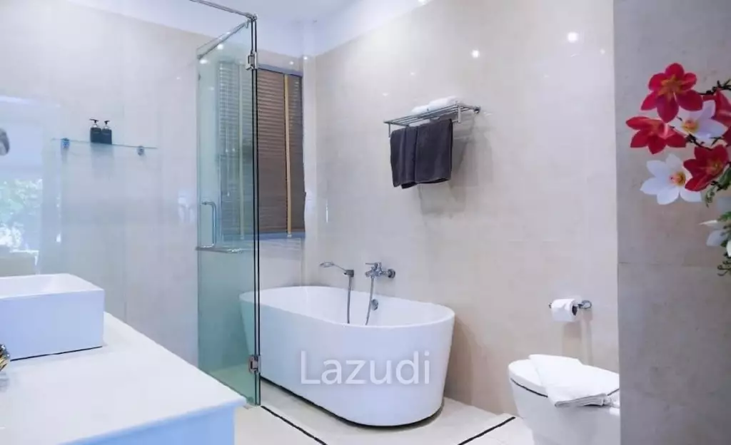 Beachfront 4-bedroom villa in Ao Yon