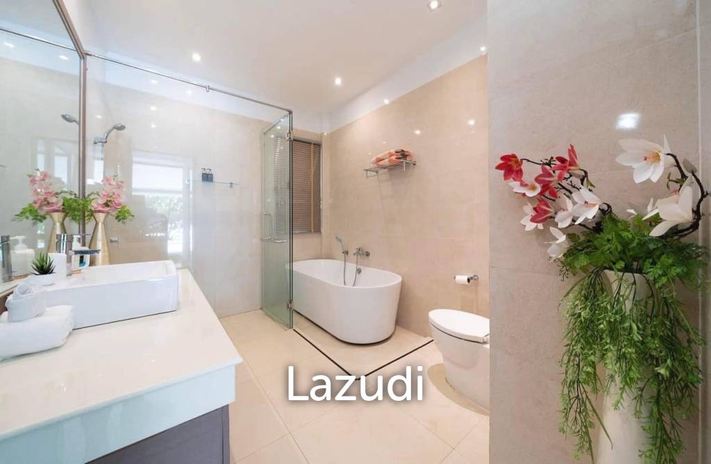 Beachfront 4-bedroom villa in Ao Yon