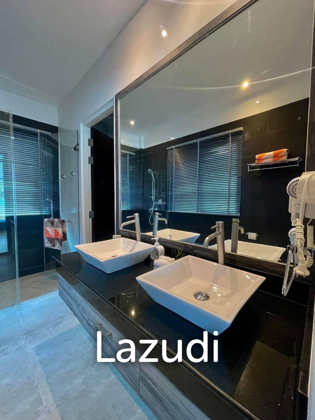 Beachfront 4-bedroom villa in Ao Yon