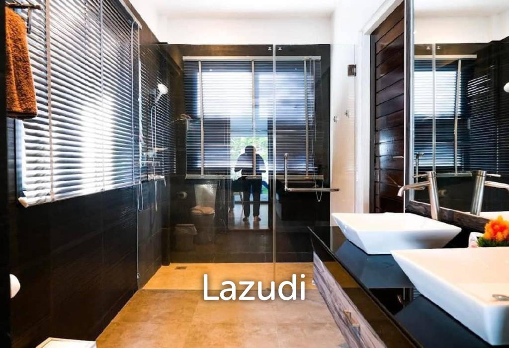 Beachfront 4-bedroom villa in Ao Yon