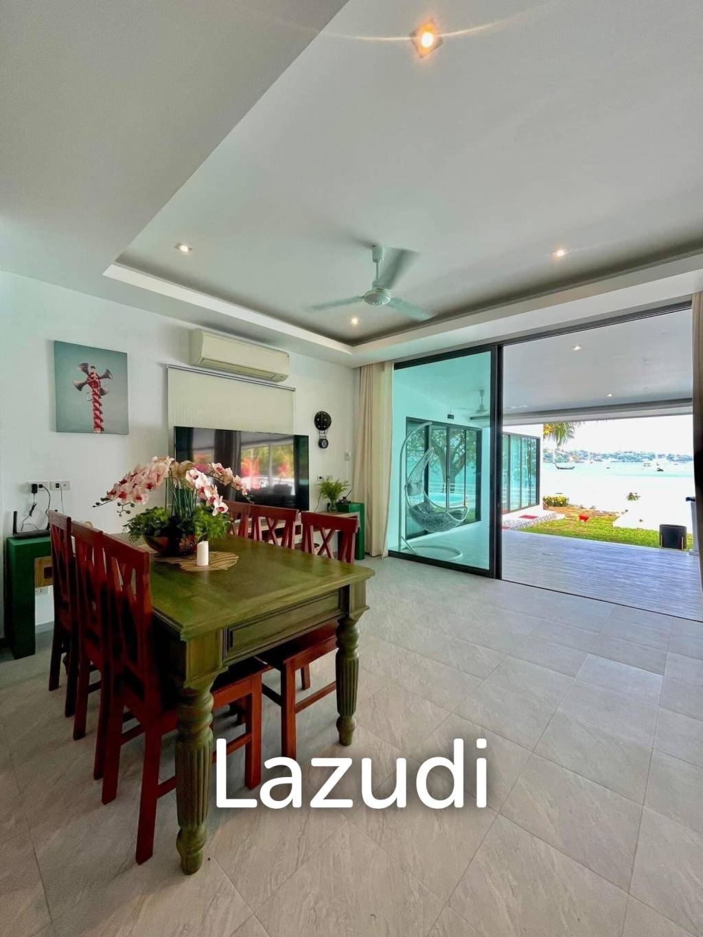 Beachfront 4-bedroom villa in Ao Yon