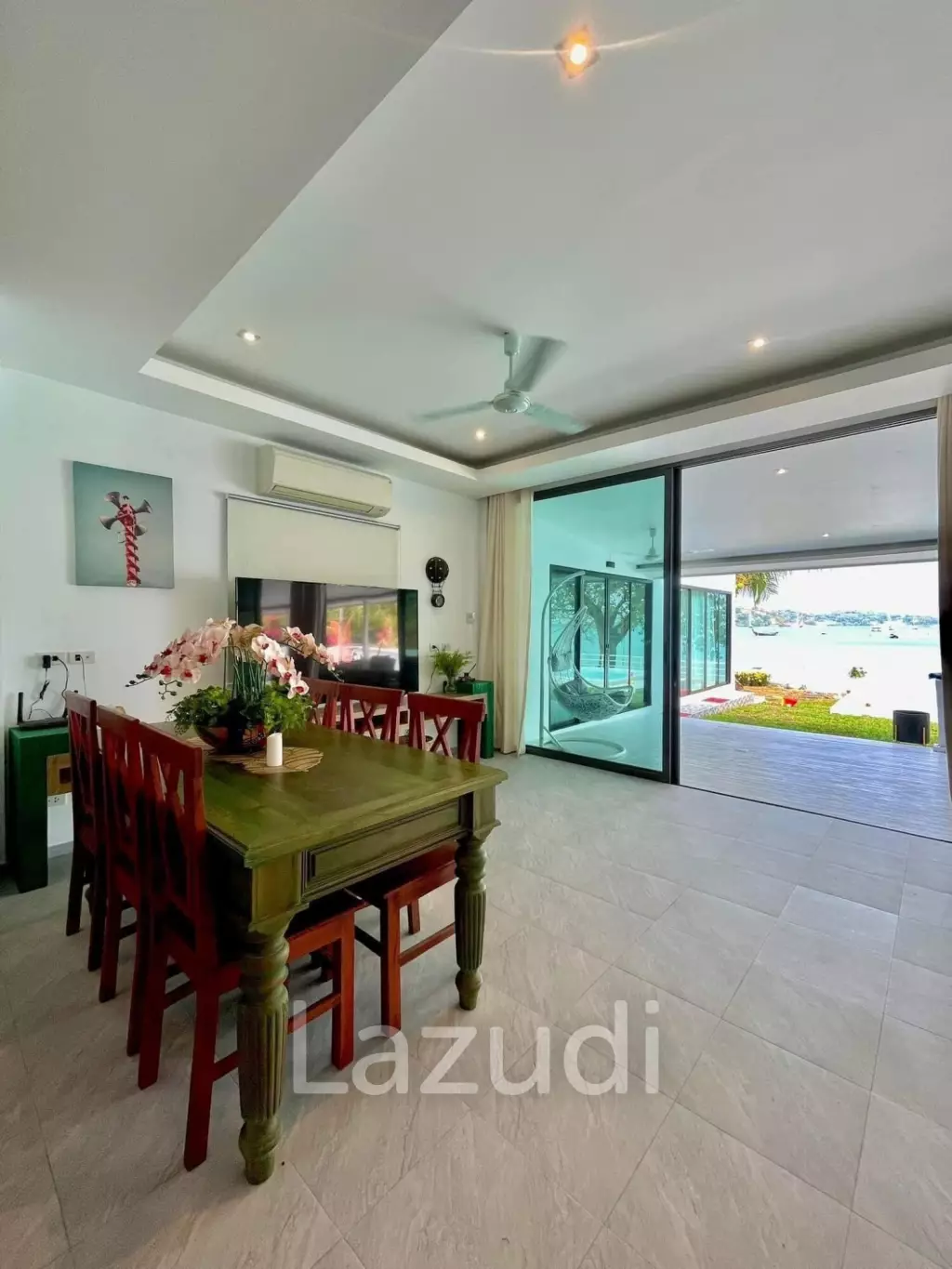 Beachfront 4-bedroom villa in Ao Yon