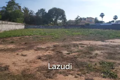 1,600 SQ.M. Land for Sale in Mabpachan
