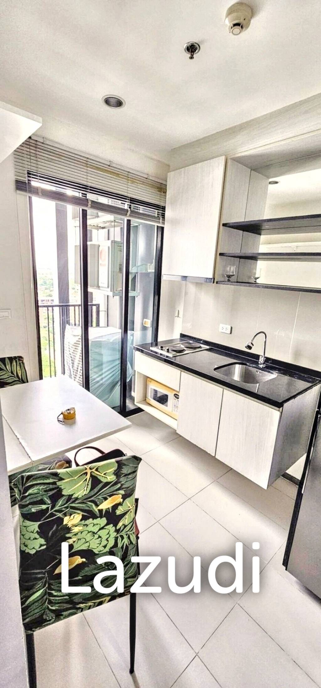 1 Bed 1 Bath  27 SQ.M The Base Park East Sukhumvit 77