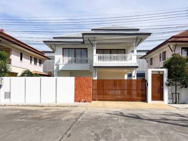 Fully Furnished with Elegant Decor 4 Bedroom House In Thalang