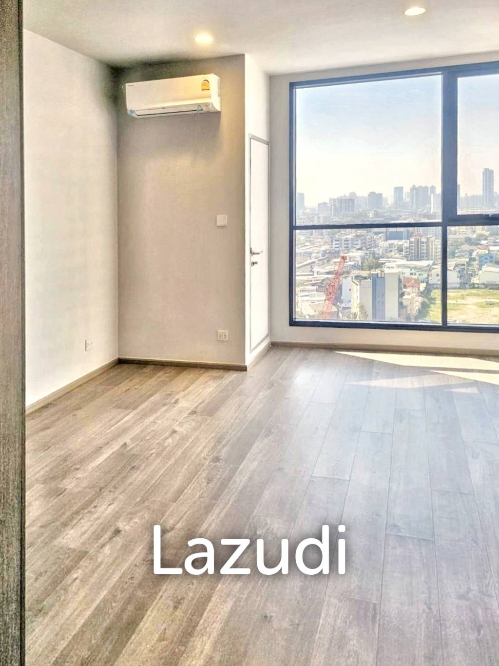 1 Bed 1 Bath  28 SQ.M The Crown Residences