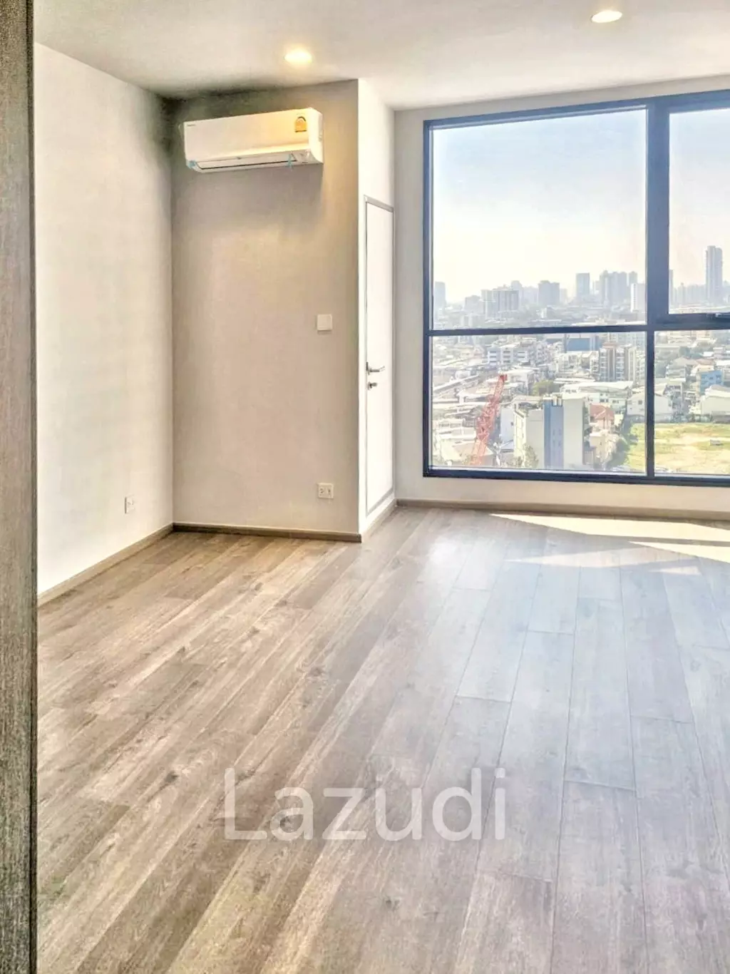 1 Bed 1 Bath  28 SQ.M The Crown Residences