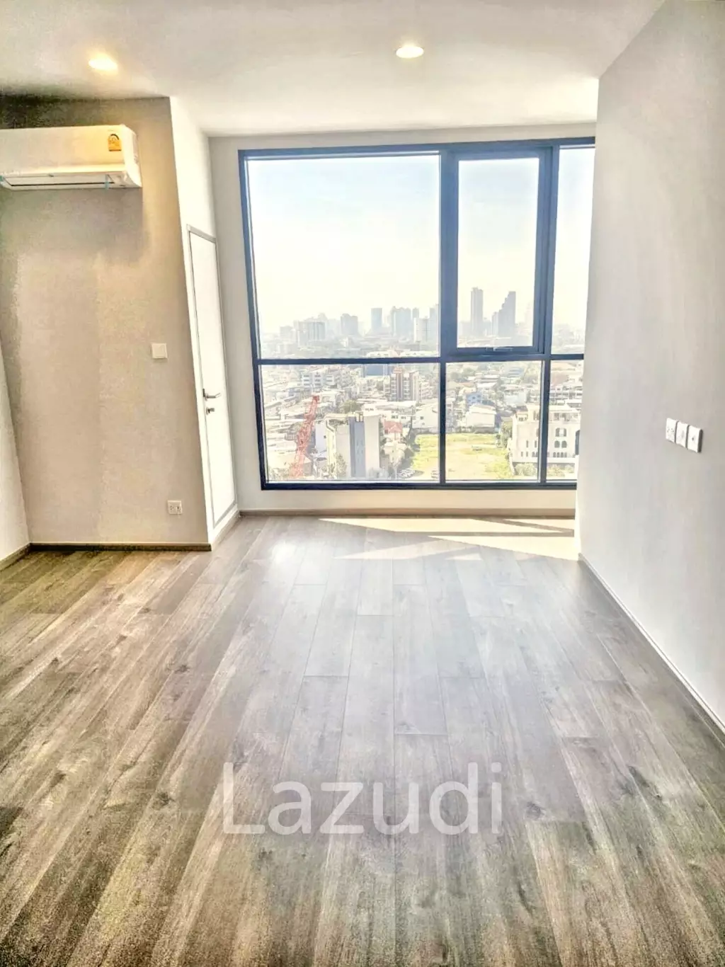 1 Bed 1 Bath  28 SQ.M The Crown Residences