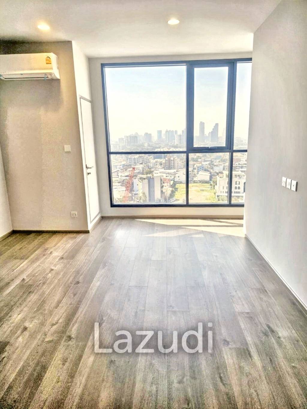 1 Bed 1 Bath  28 SQ.M The Crown Residences
