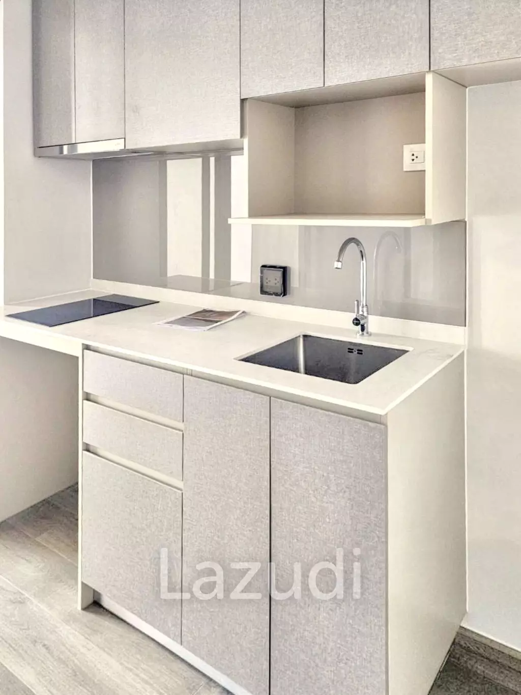 1 Bed 1 Bath  28 SQ.M The Crown Residences