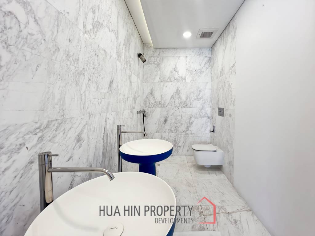 Luxurious Condo with Scenic Golf Course View in Black Mountain Hua Hin