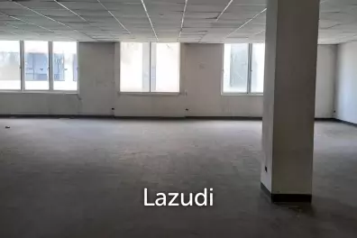 Spacious Building for Sale Just 20m from MRT Ratchada