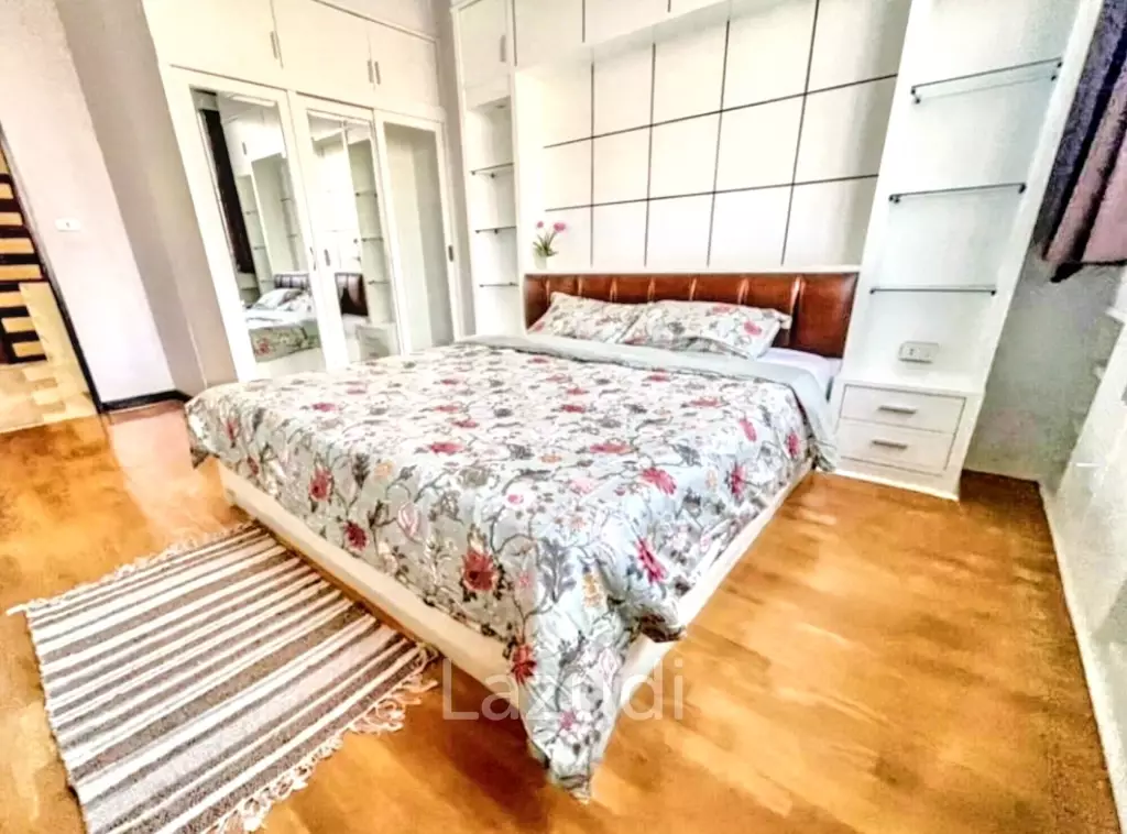 2 Bed 1 Bath  75 SQ.M Supalai Place Sukhumvit 39