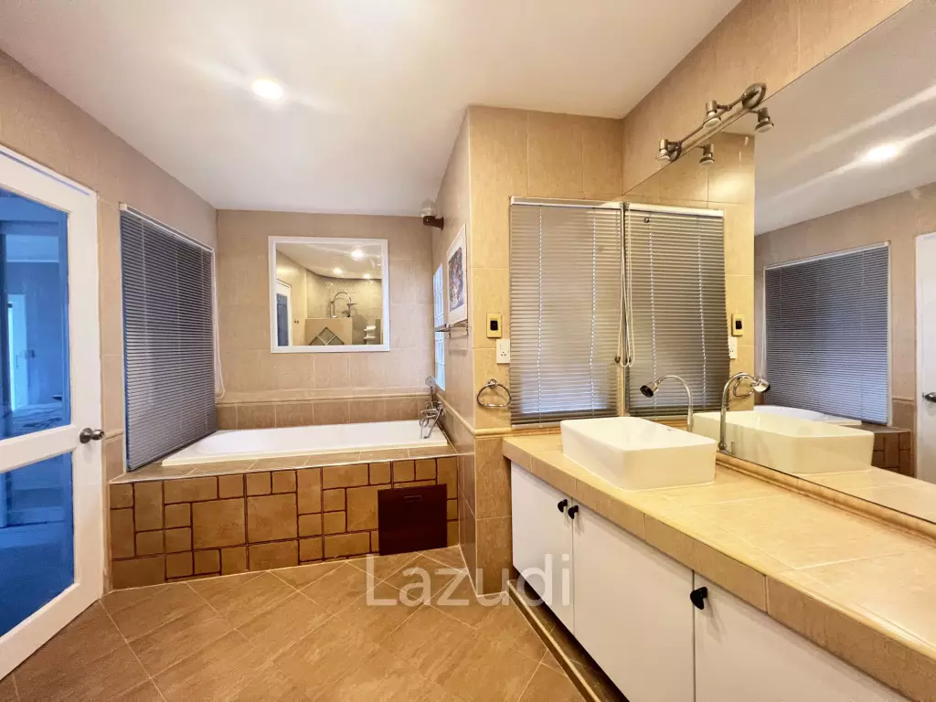 1 Bed 1 Bath 84 SQ.M. Baan Suan Lalana Condominium