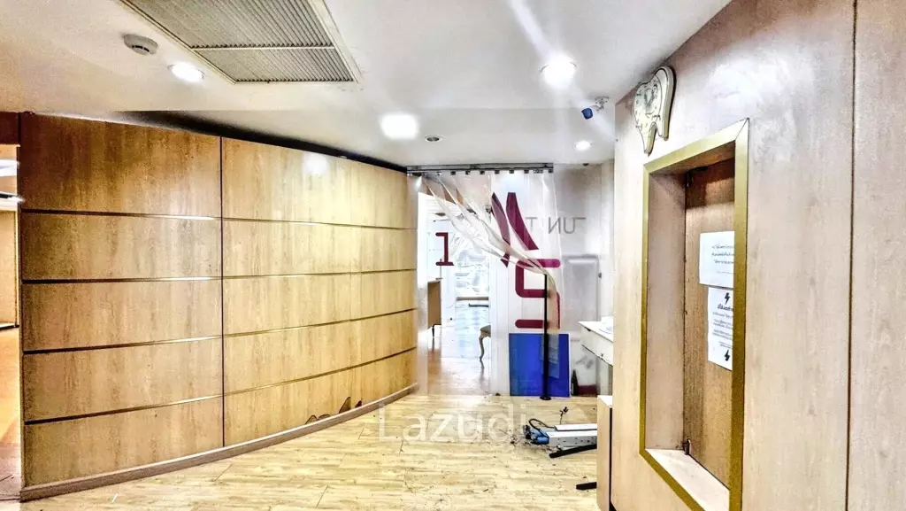 Dental Clinic Space for Rent in Sala Daeng