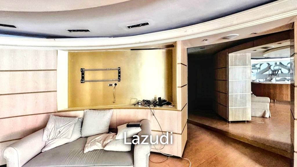 Dental Clinic Space for Rent in Sala Daeng