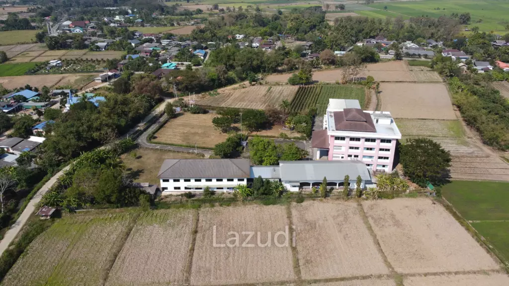 ขายโรงเรียนอาคาร 5 หลังพร้อมที่ดินขนาด 7 ไร่ ที่อ.แม่จัน