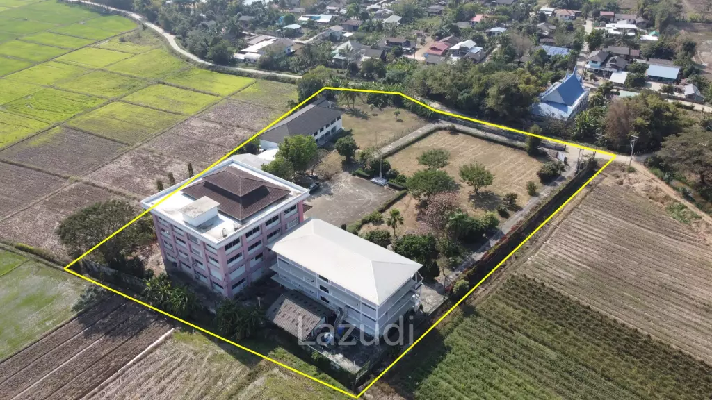 ขายโรงเรียนอาคาร 5 หลังพร้อมที่ดินขนาด 7 ไร่ ที่อ.แม่จัน