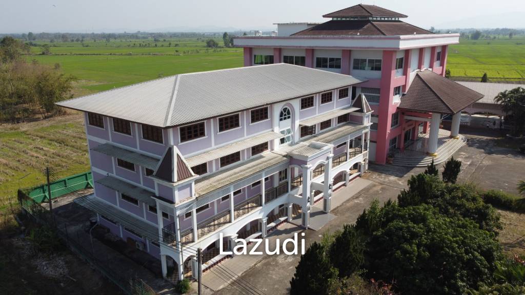 ขายโรงเรียนอาคาร 5 หลังพร้อมที่ดินขนาด 7 ไร่ ที่อ.แม่จัน